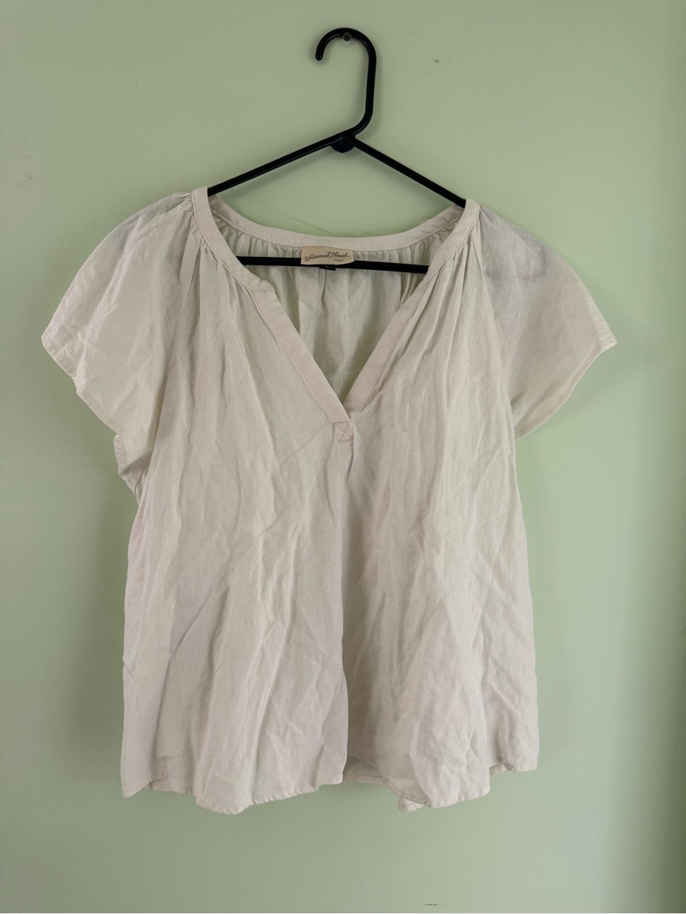 Universal Thread White V-Neck Short Sleeve Women's Top